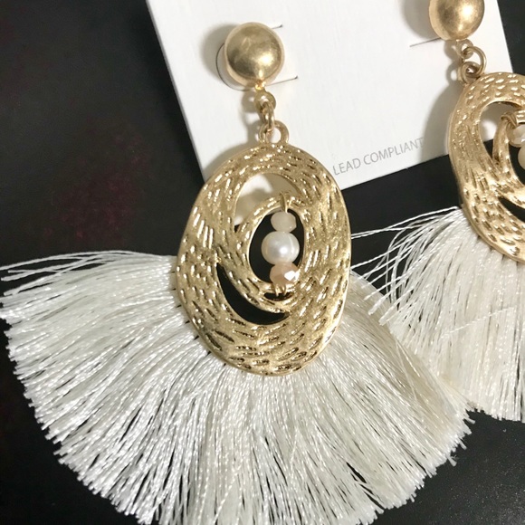 Blissful Tassel earrings - Picture 3 of 6